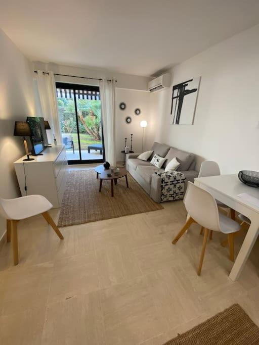 T2 Avec Terrasse Et Jardin Apartment Cannes Exterior photo